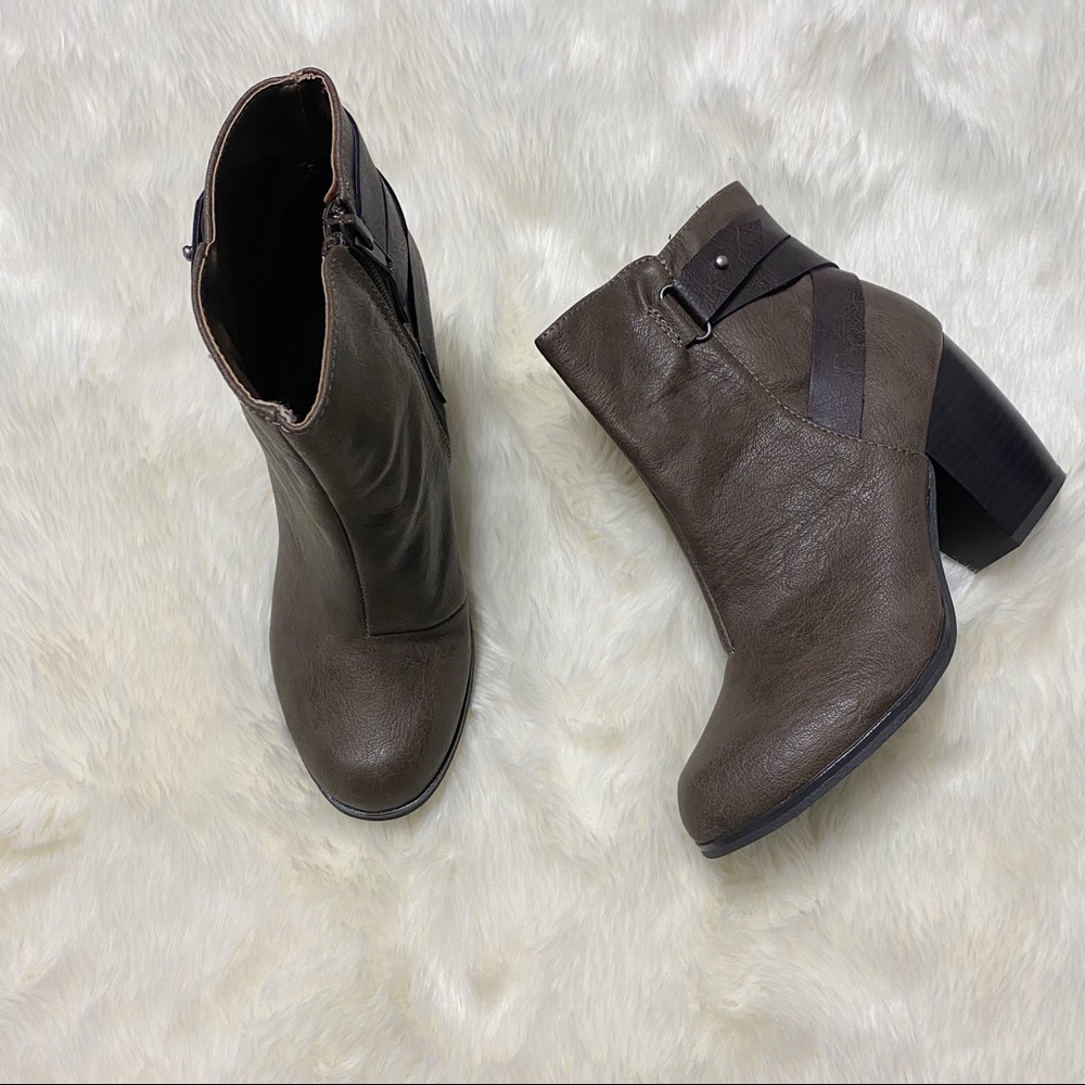 CHARLOTTE RUSSE Booties - Picture 4 of 6